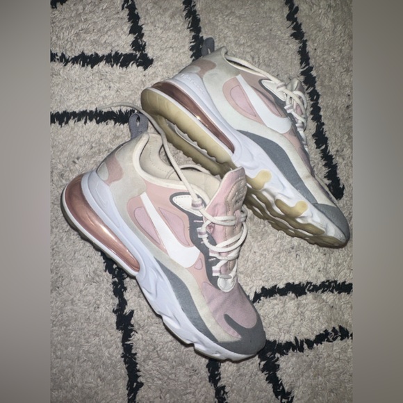 Nike Air Max 270 React - Picture 3 of 8